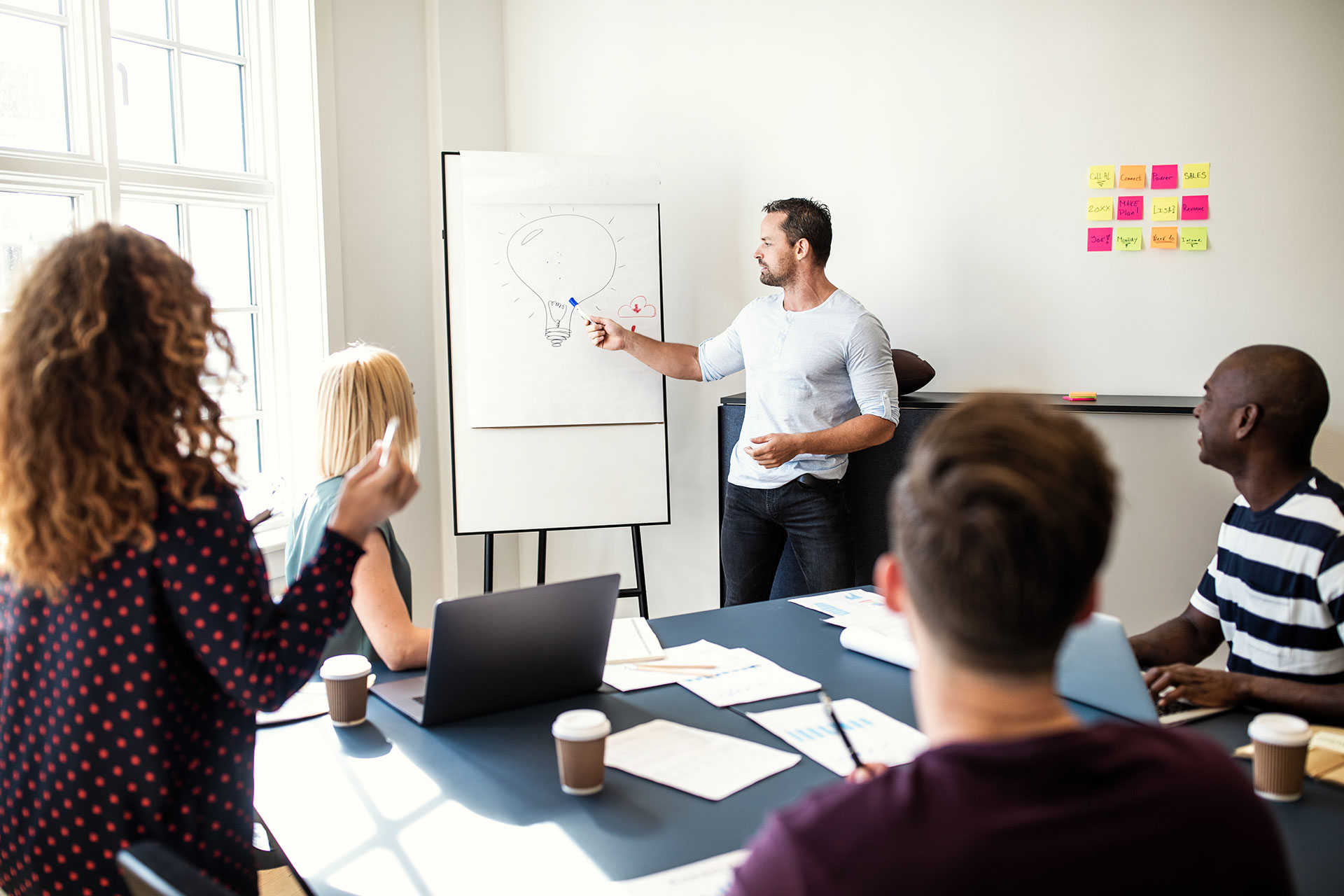manager-giving-a-presentation-on-creativity-to-off-2021-08-26-17-26-50-utc.jpg manager-giving-a-presentation-on-creativity-to-off-2021-08-26-17-26-50-utc.jpg